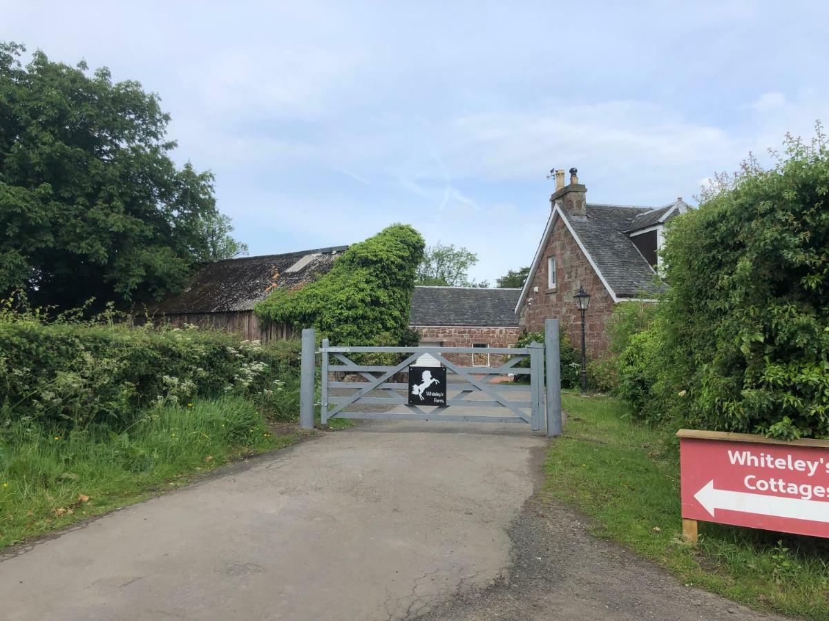 Whiteley'S Cottages Dumbarton Extérieur photo